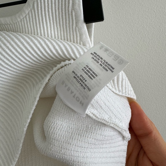 Aritzia - Babaton - Sculpt Knit Squareneck Cropped Tank - Picture 13 of 13